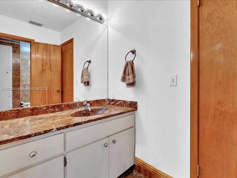 Small Image of 1300 SOUTH WEST 32ND ST, Fort Lauderdale Number 14