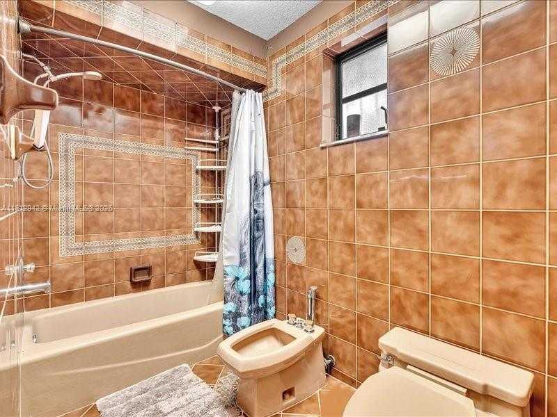 Small Image of 1300 SOUTH WEST 32ND ST, Fort Lauderdale Number 16