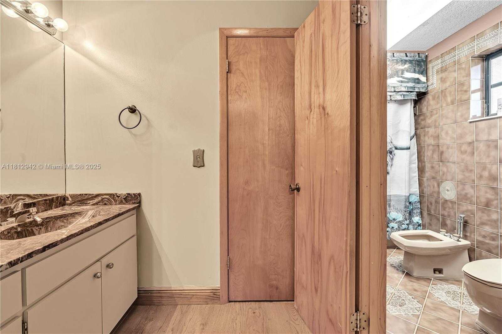 Small Image of 1300 SOUTH WEST 32ND ST, Fort Lauderdale Number 56