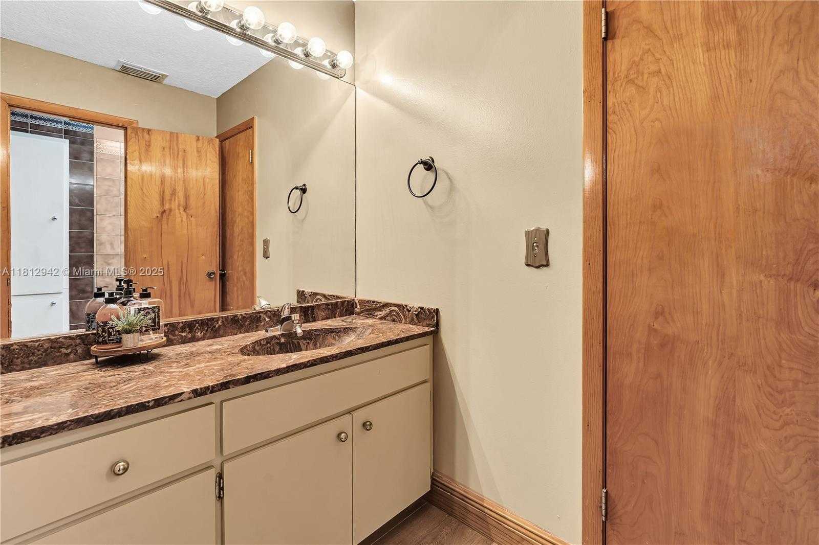 Small Image of 1300 SOUTH WEST 32ND ST, Fort Lauderdale Number 57