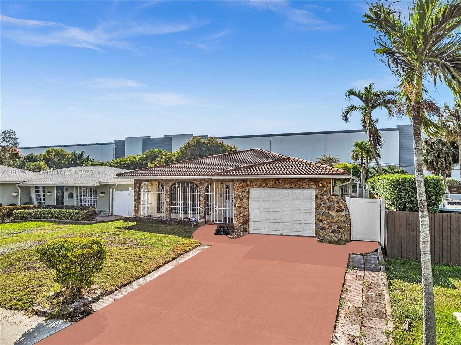 Small Image of 1300 SOUTH WEST 32ND ST, Fort Lauderdale Number 85