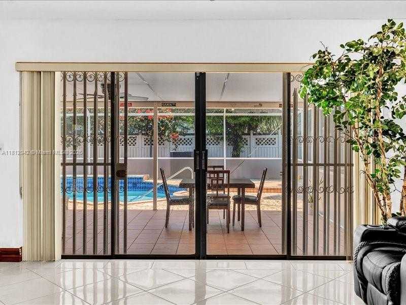 Small Image of 1300 SOUTH WEST 32ND ST, Fort Lauderdale Number 9
