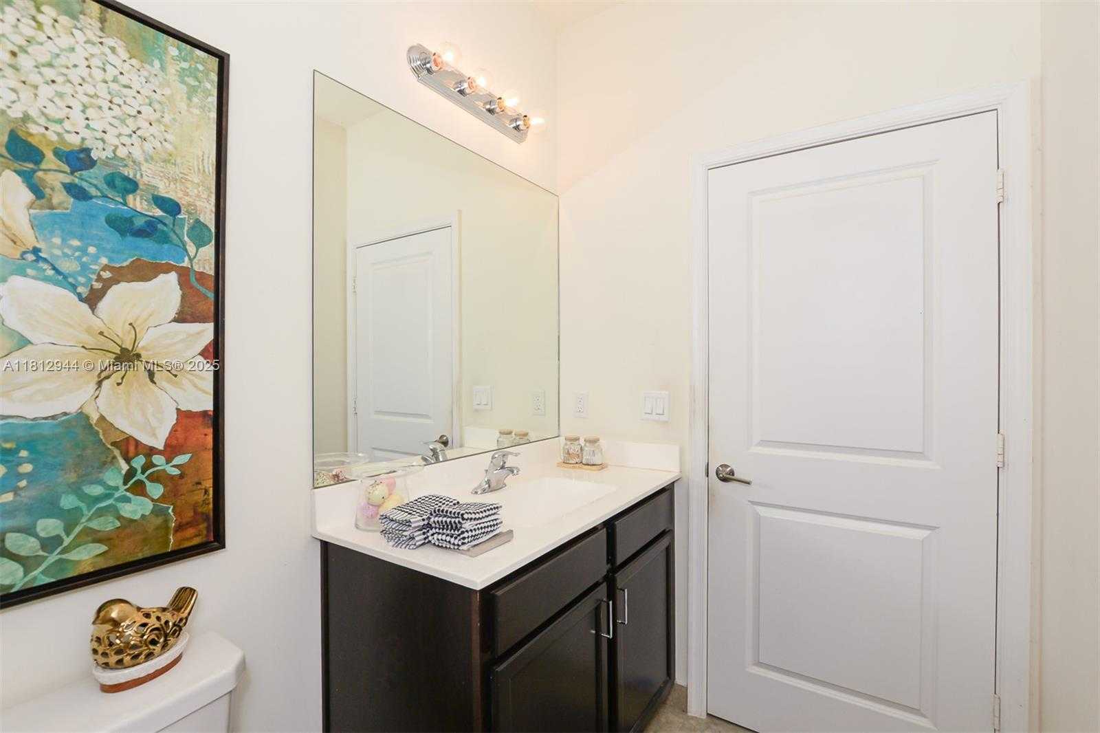 Small Image of 8410 NORTH WEST GREENBANK CIR, Port St. Lucie Number 21