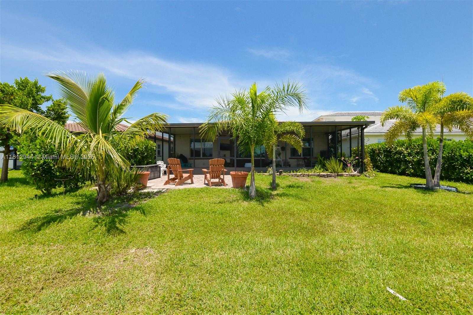 Small Image of 8410 NORTH WEST GREENBANK CIR, Port St. Lucie Number 36