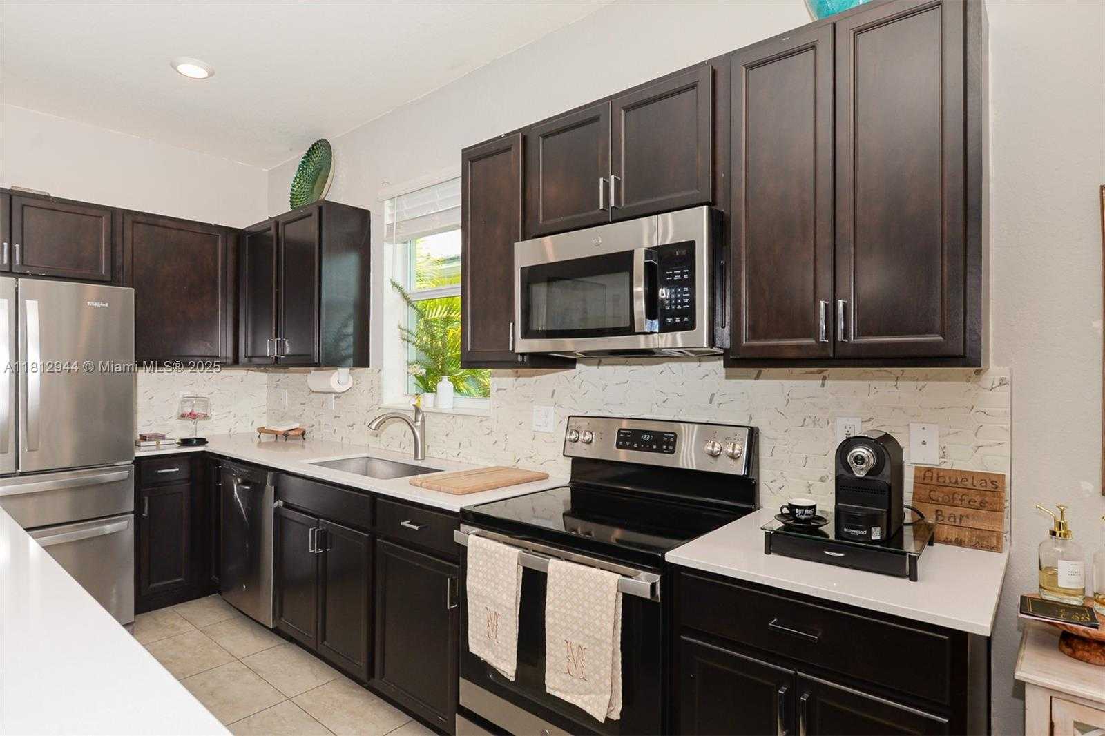 Small Image of 8410 NORTH WEST GREENBANK CIR, Port St. Lucie Number 4