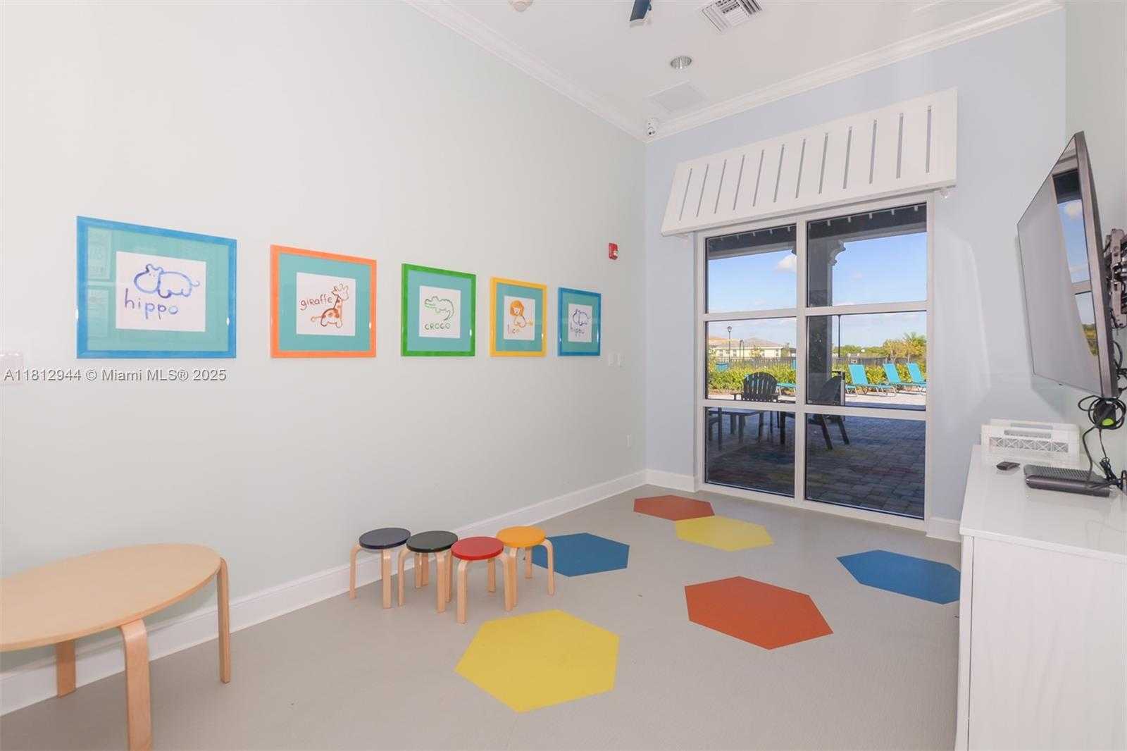 Small Image of 8410 NORTH WEST GREENBANK CIR, Port St. Lucie Number 41