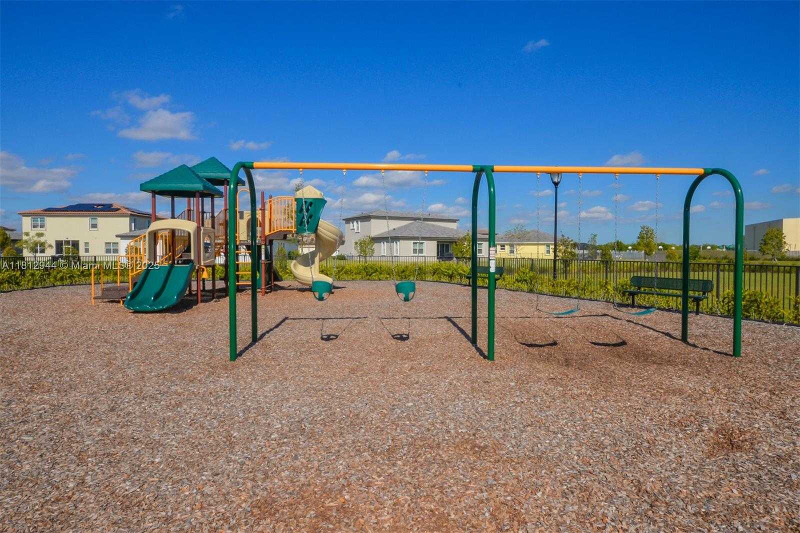 Small Image of 8410 NORTH WEST GREENBANK CIR, Port St. Lucie Number 44