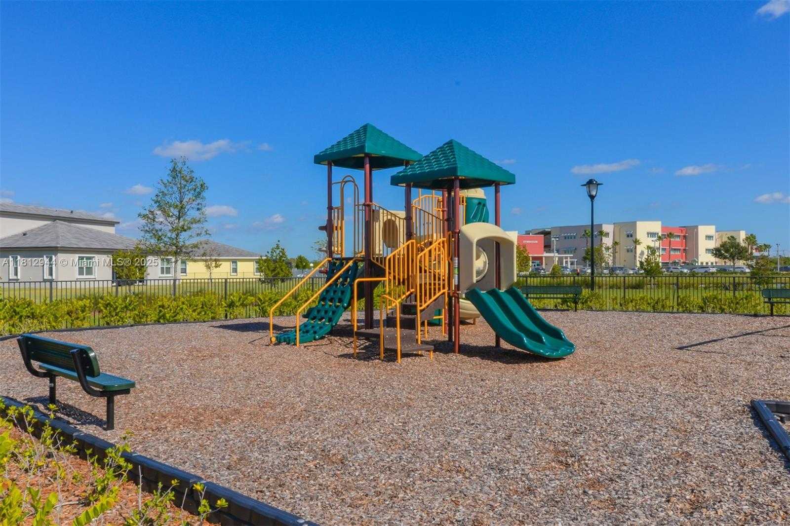 Small Image of 8410 NORTH WEST GREENBANK CIR, Port St. Lucie Number 45