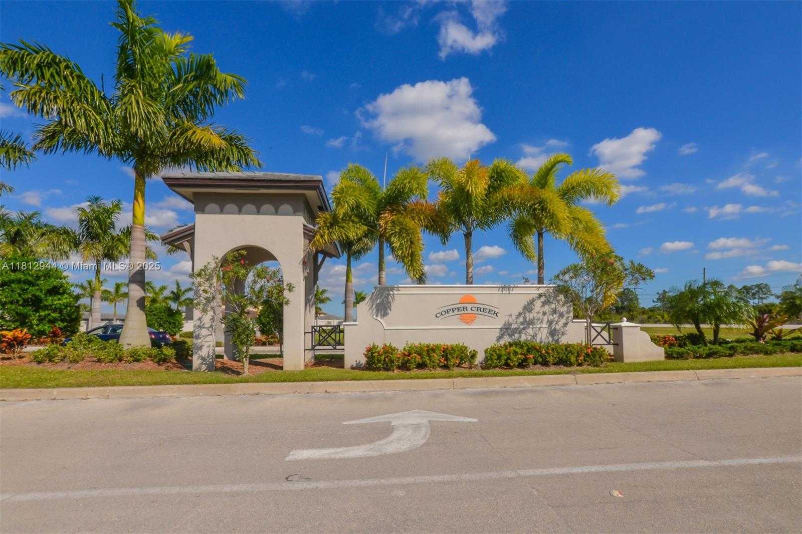 Small Image of 8410 NORTH WEST GREENBANK CIR, Port St. Lucie Number 50