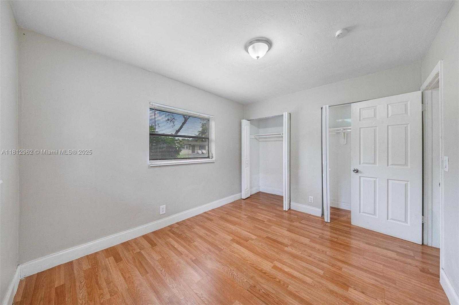 Small Image of 4968 SOUTH WEST 5TH ST, Margate Number 13