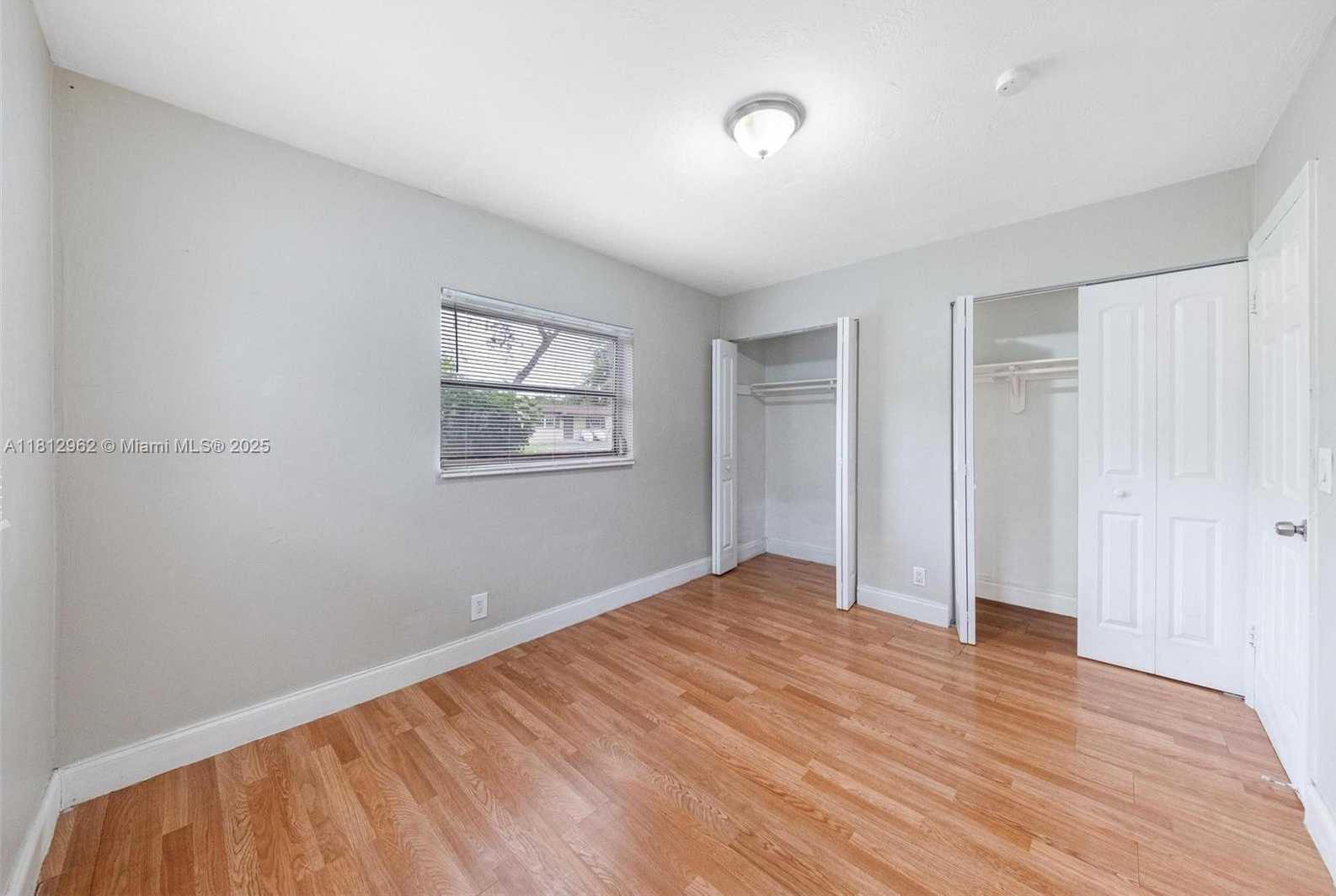 Small Image of 4968 SOUTH WEST 5TH ST, Margate Number 14