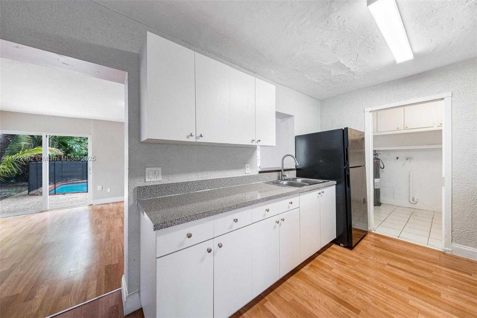 Small Image of 4968 SOUTH WEST 5TH ST, Margate Number 18