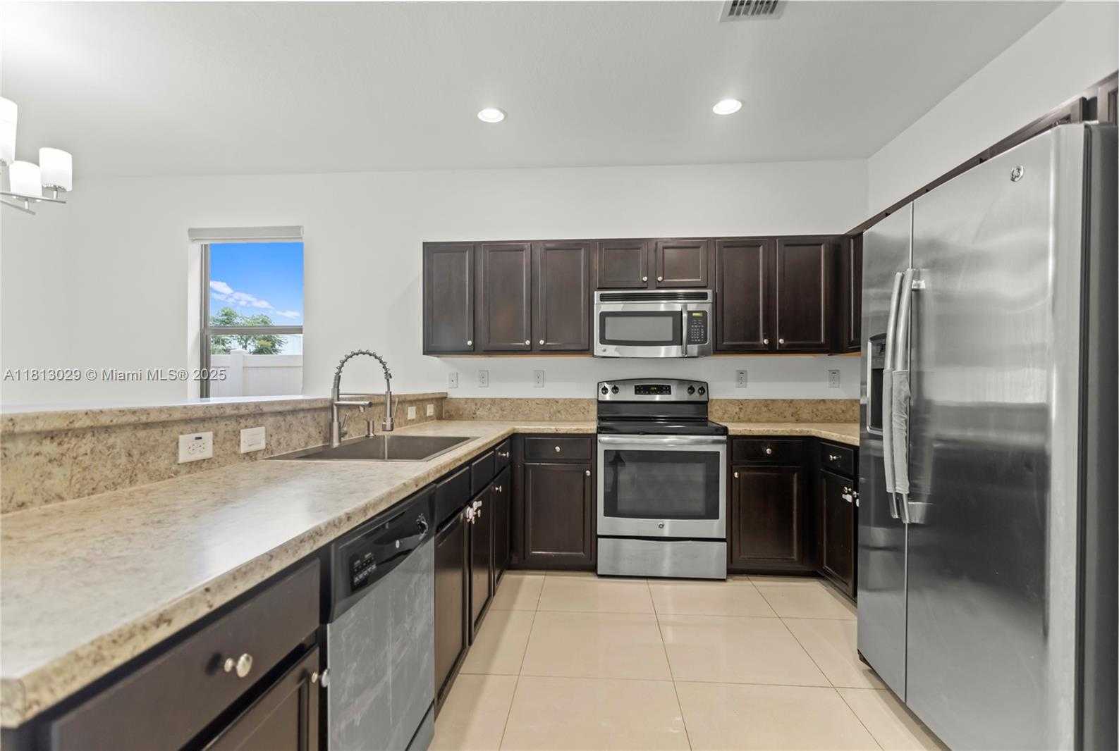 Small Image of 3502 WEST 86TH TER, Hialeah Number 23