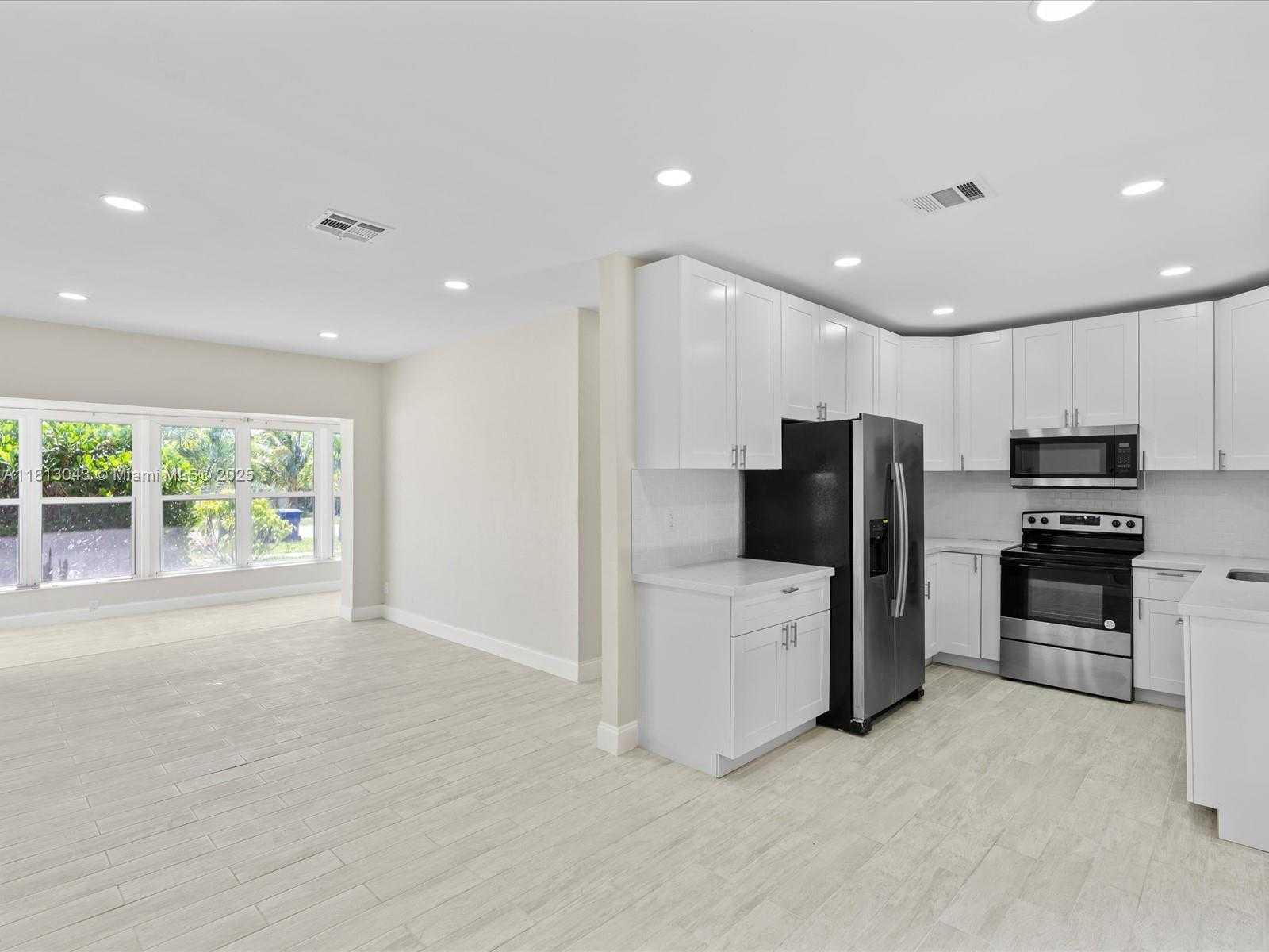 Small Image of 113 SOUTH WEST 22ND AVE, Fort Lauderdale Number 4