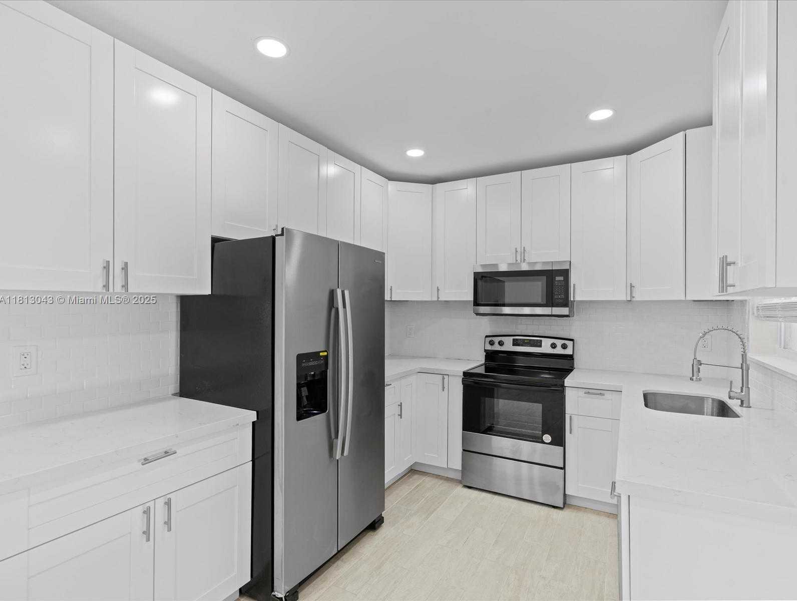 Small Image of 113 SOUTH WEST 22ND AVE, Fort Lauderdale Number 5