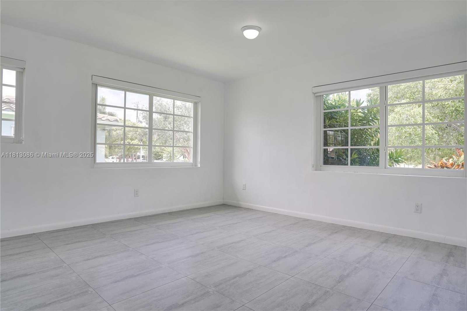 Small Image of 1201 SOUTH BISCAYNE POINT RD, Miami Beach Number 14