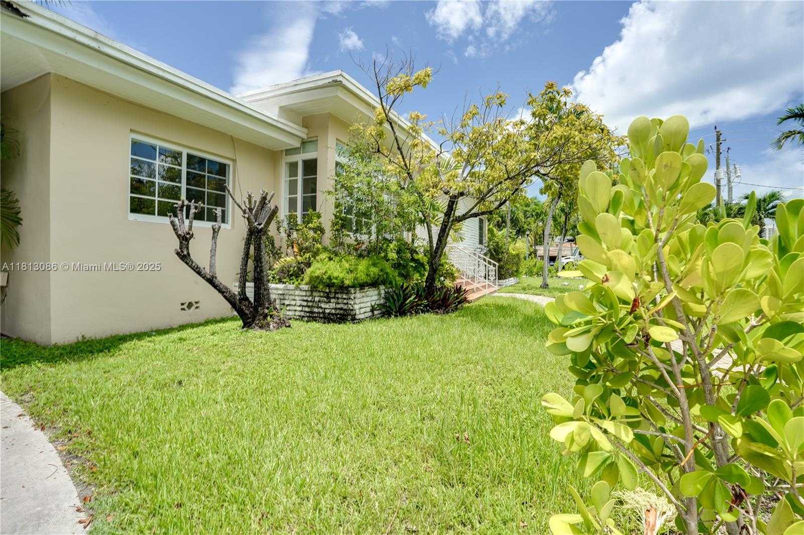 Small Image of 1201 SOUTH BISCAYNE POINT RD, Miami Beach Number 21