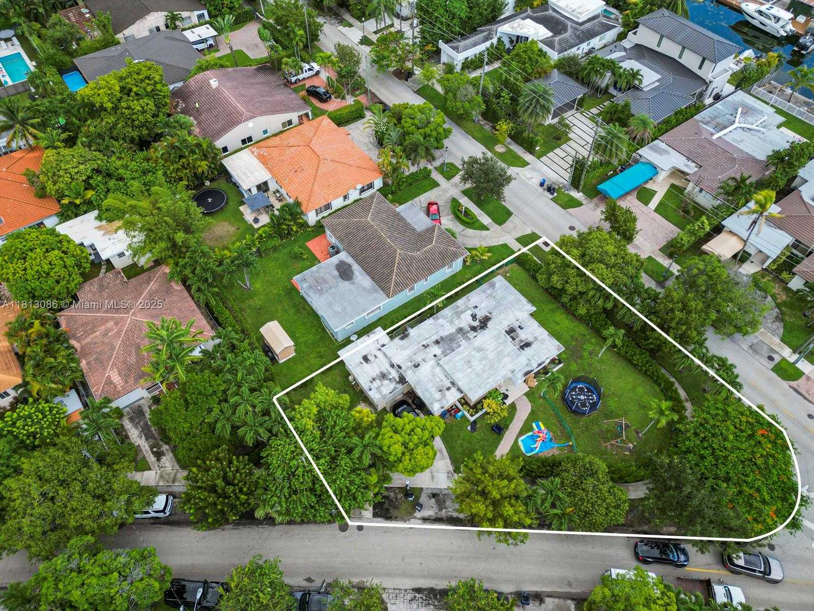 Small Image of 1201 SOUTH BISCAYNE POINT RD, Miami Beach Number 28