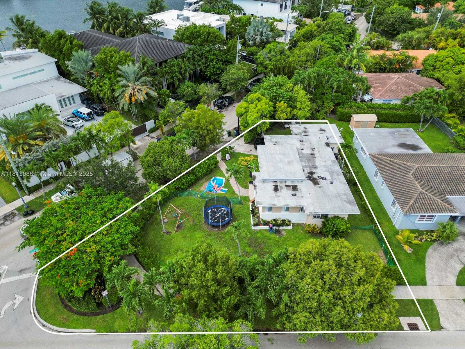 Small Image of 1201 SOUTH BISCAYNE POINT RD, Miami Beach Number 29