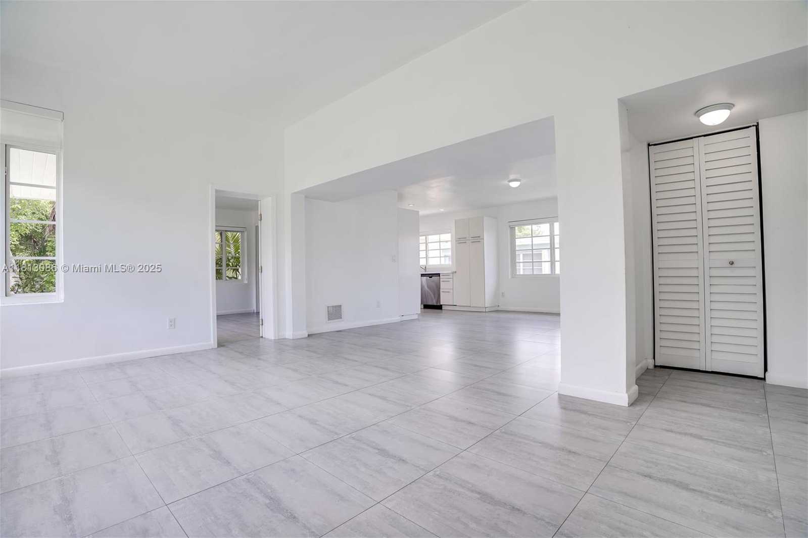 Small Image of 1201 SOUTH BISCAYNE POINT RD, Miami Beach Number 4