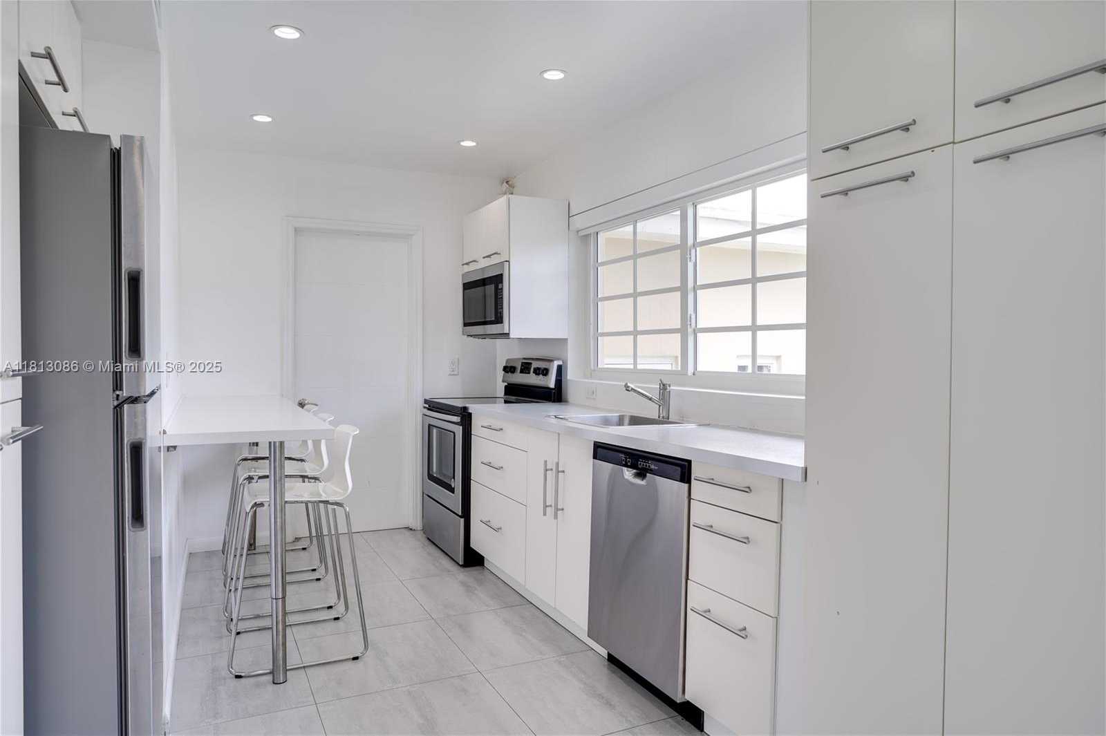 Small Image of 1201 SOUTH BISCAYNE POINT RD, Miami Beach Number 9
