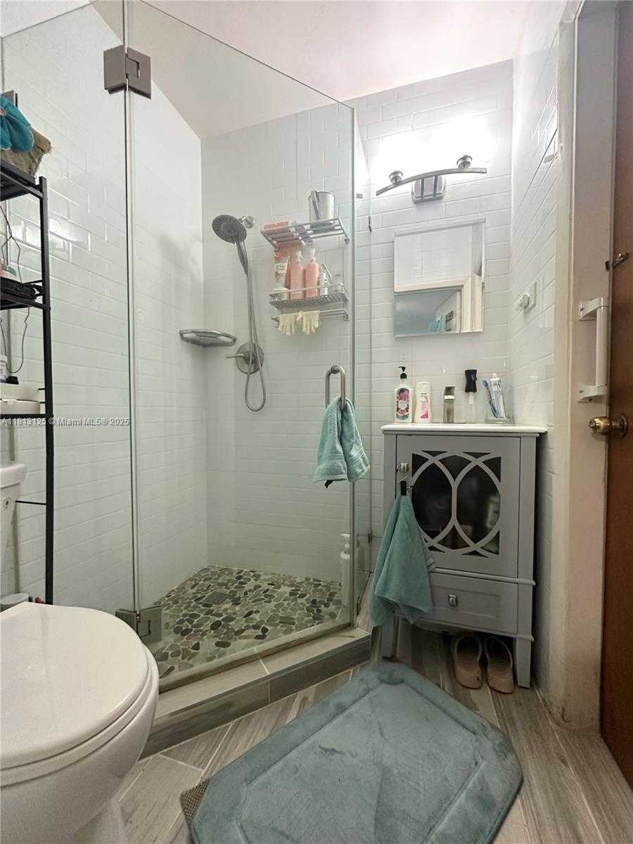 Small Image of 19511 WHISPERING PINES RD, Cutler Bay Number 11