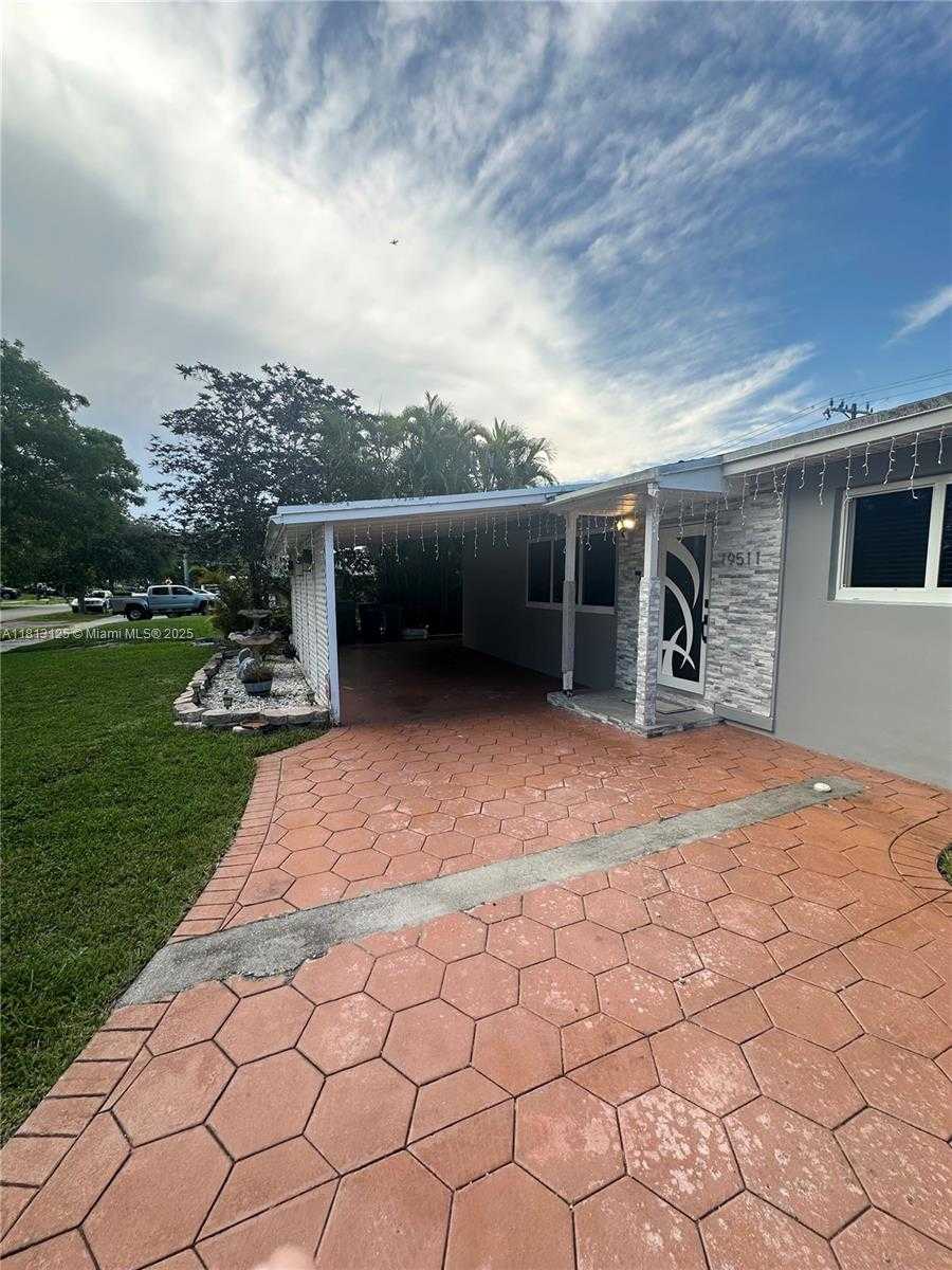 Small Image of 19511 WHISPERING PINES RD, Cutler Bay Number 20