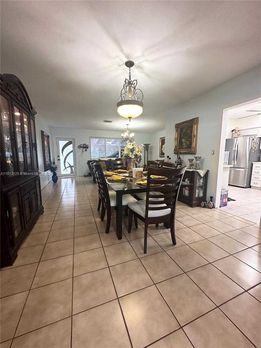 Small Image of 19511 WHISPERING PINES RD, Cutler Bay Number 6