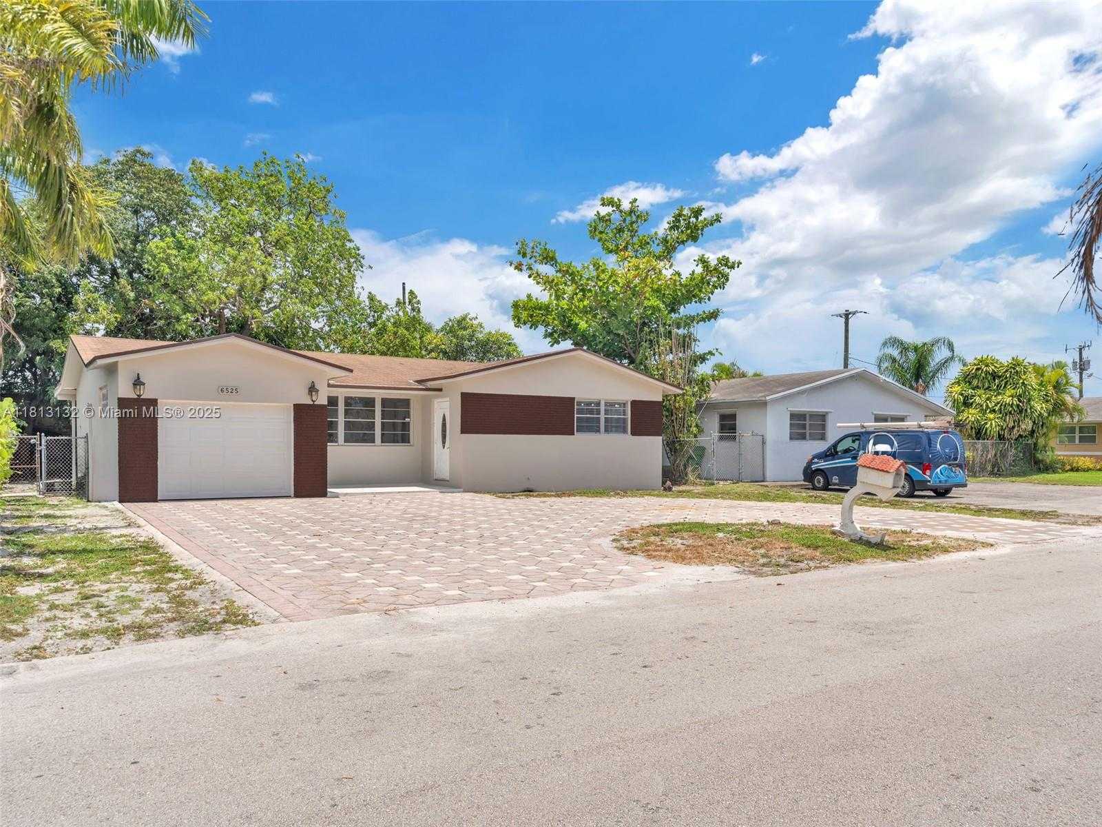 Small Image of 6525 SOUTH WEST 18TH ST, Miramar Number 2