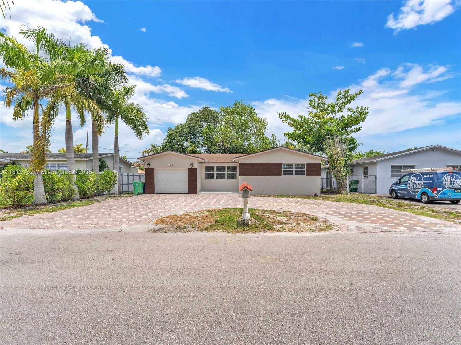 Small Image of 6525 SOUTH WEST 18TH ST, Miramar Number 25