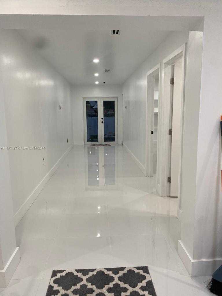 Small Image of 350 WEST 16TH ST, Hialeah Number 21
