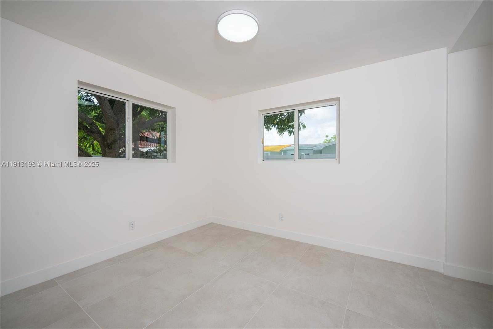 Small Image of 6640 SW 7 ST, Pembroke Pines Number 19