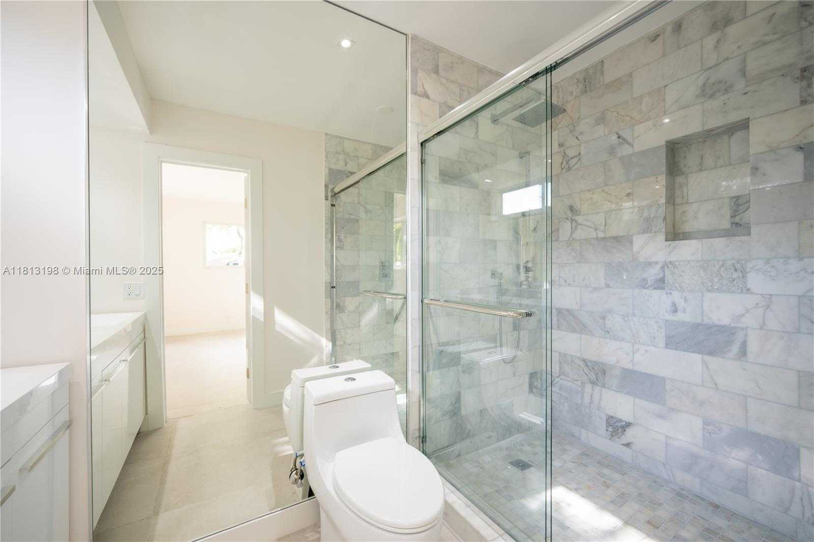 Small Image of 6640 SW 7 ST, Pembroke Pines Number 23