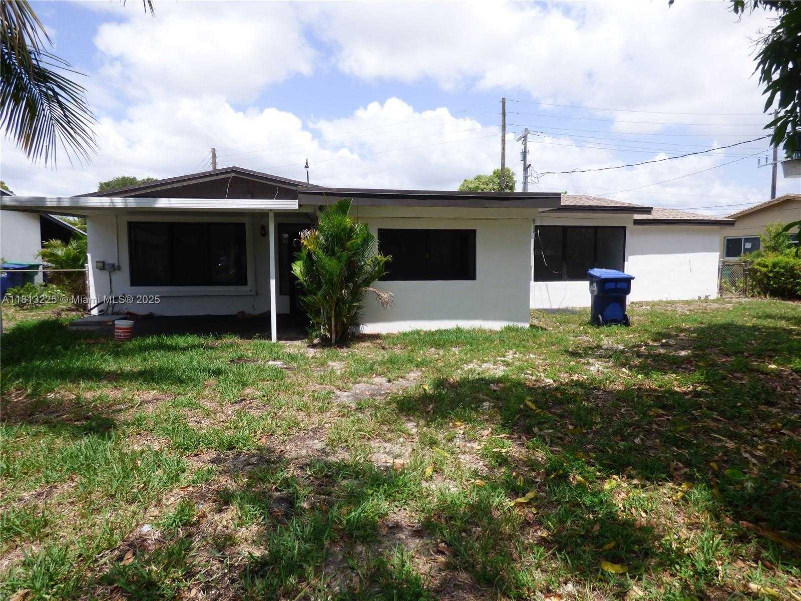Small Image of 19245 NORTH WEST 12TH AVE, Miami Gardens Number 16