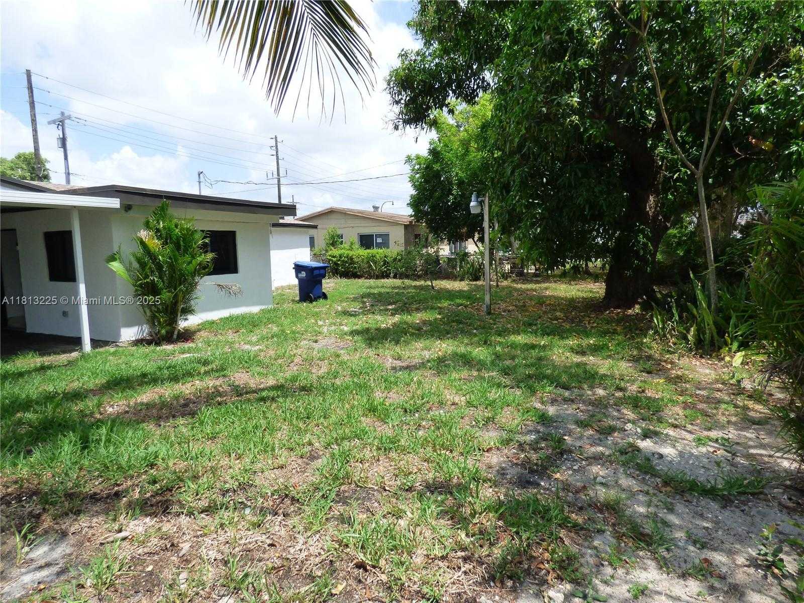 Small Image of 19245 NORTH WEST 12TH AVE, Miami Gardens Number 17