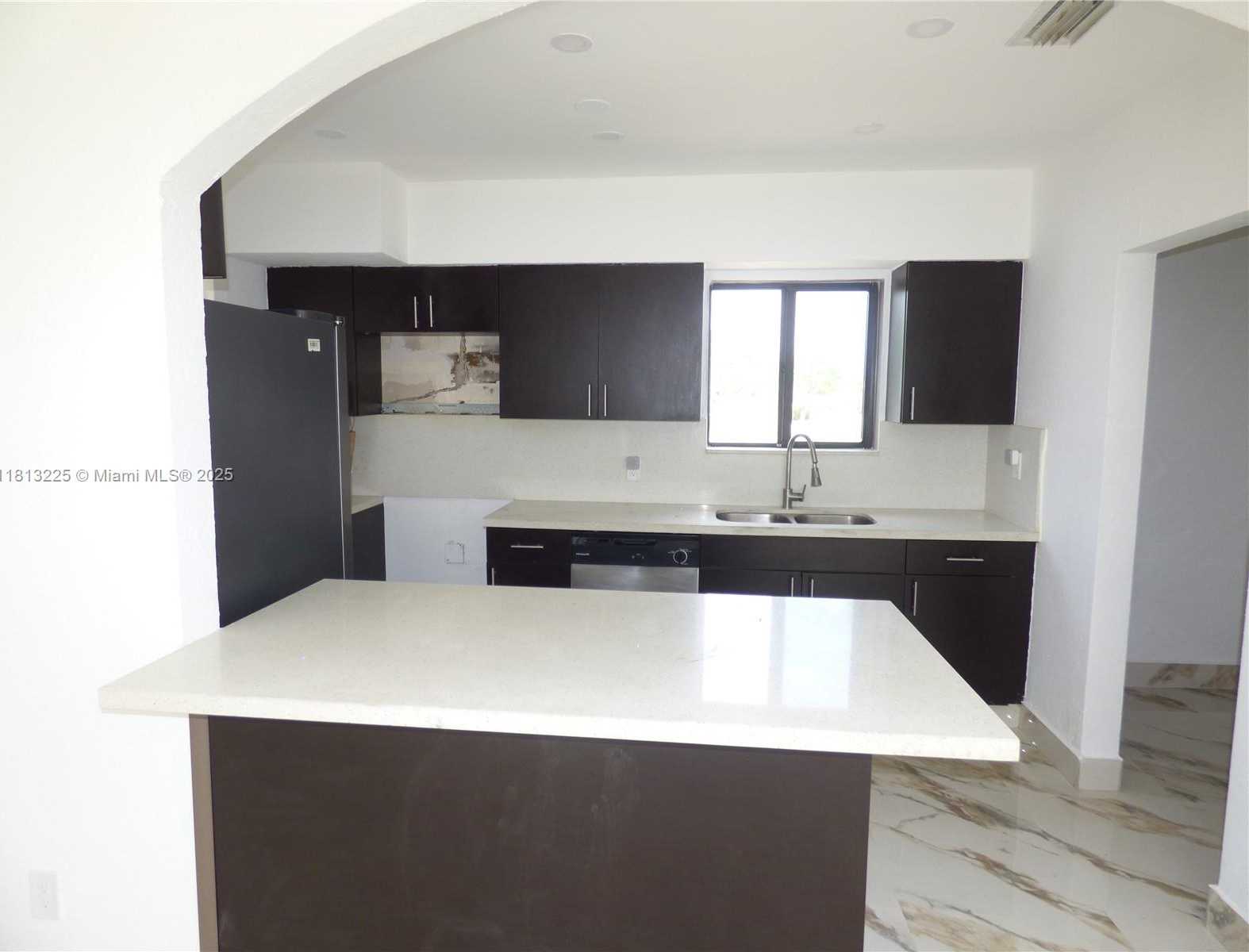 Small Image of 19245 NORTH WEST 12TH AVE, Miami Gardens Number 2