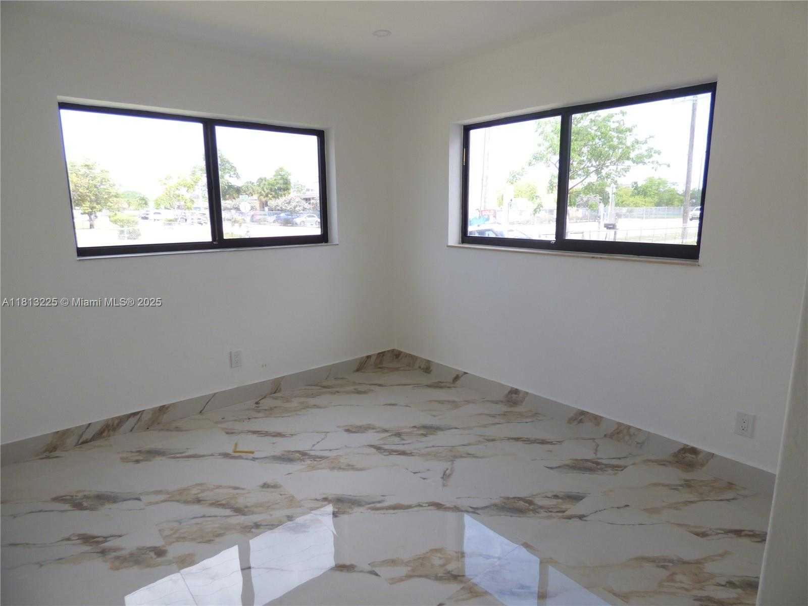 Small Image of 19245 NORTH WEST 12TH AVE, Miami Gardens Number 7