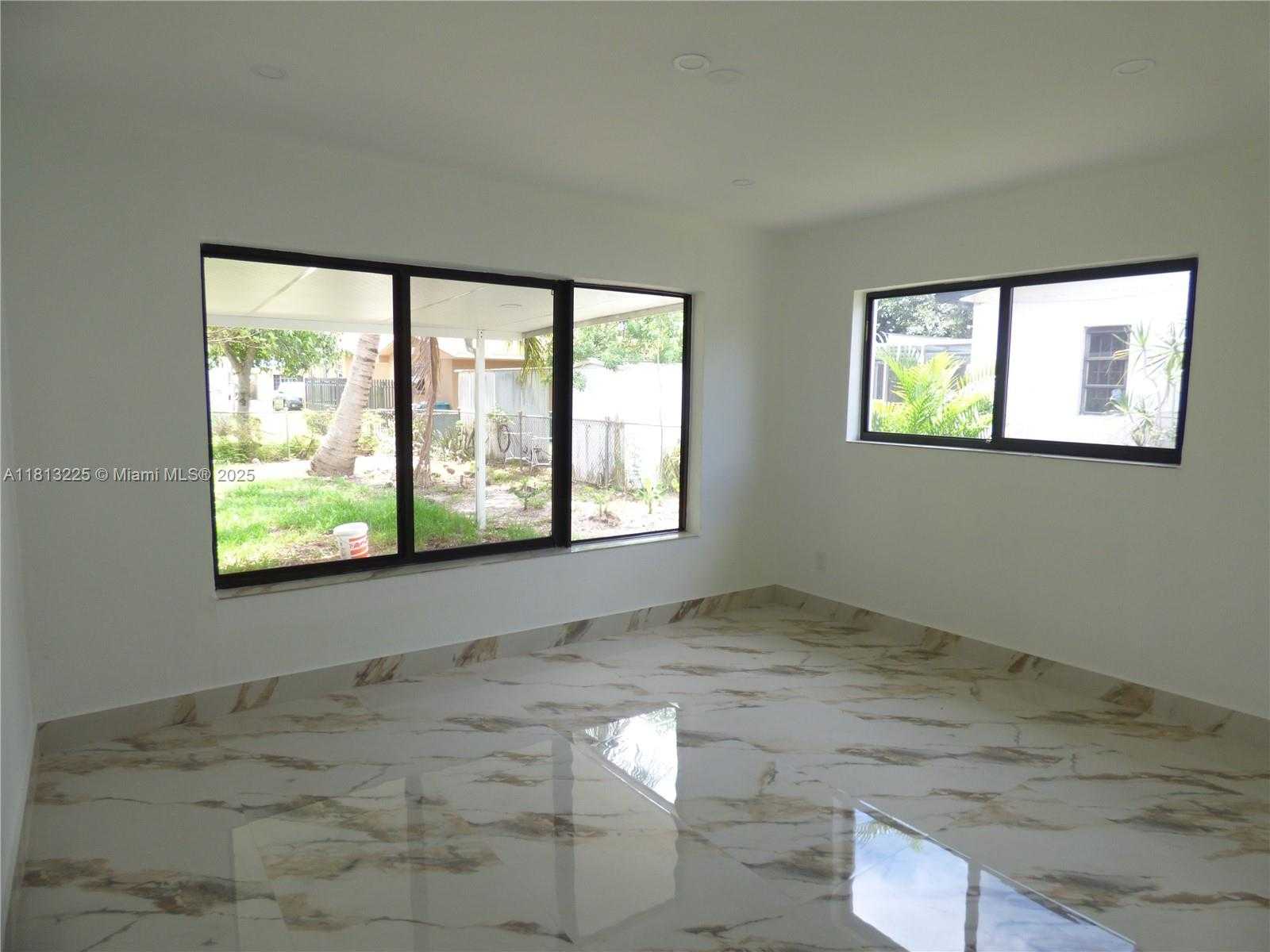 Small Image of 19245 NORTH WEST 12TH AVE, Miami Gardens Number 9