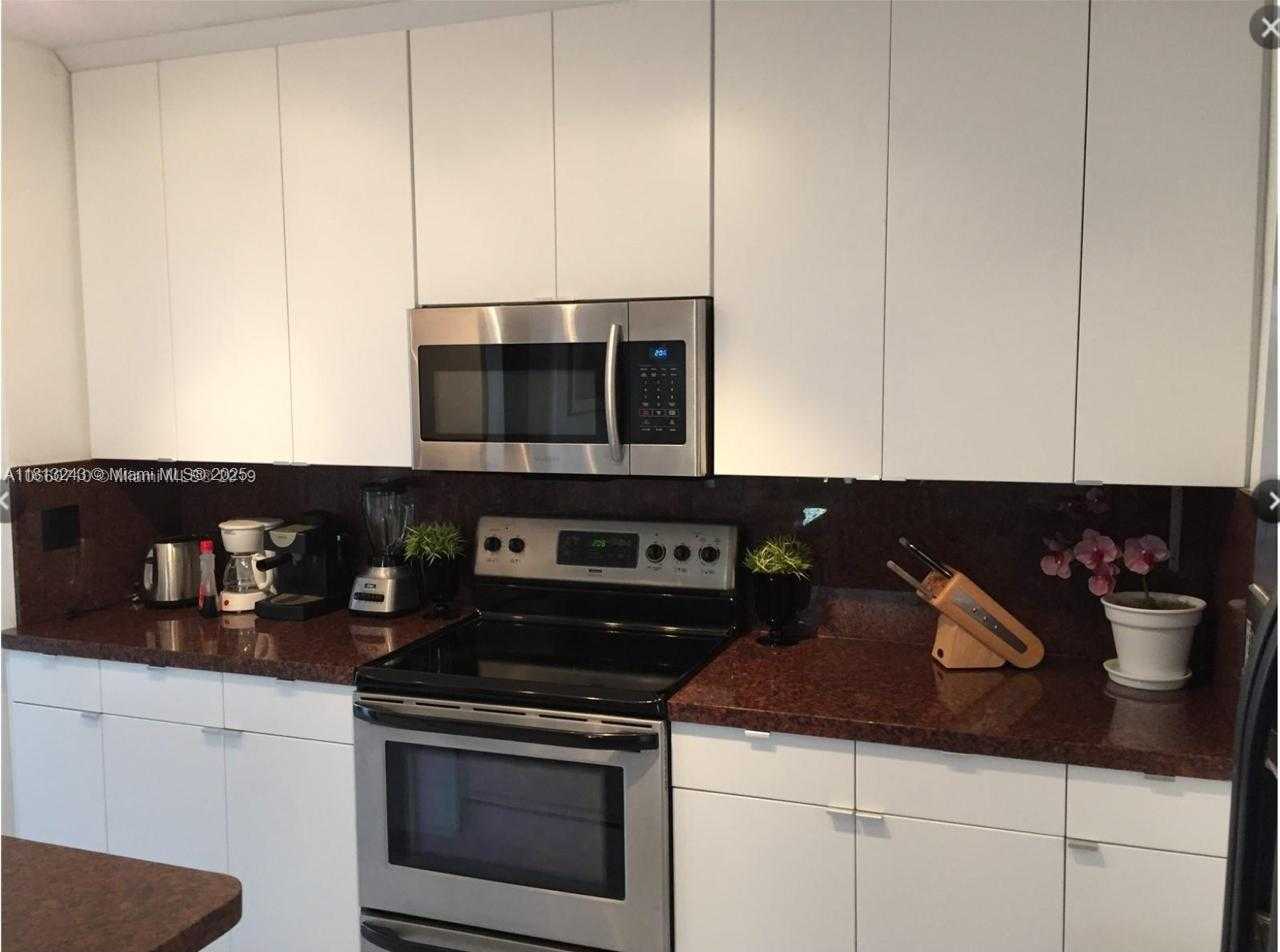 Small Image of 759 85TH ST, Miami Beach Number 2