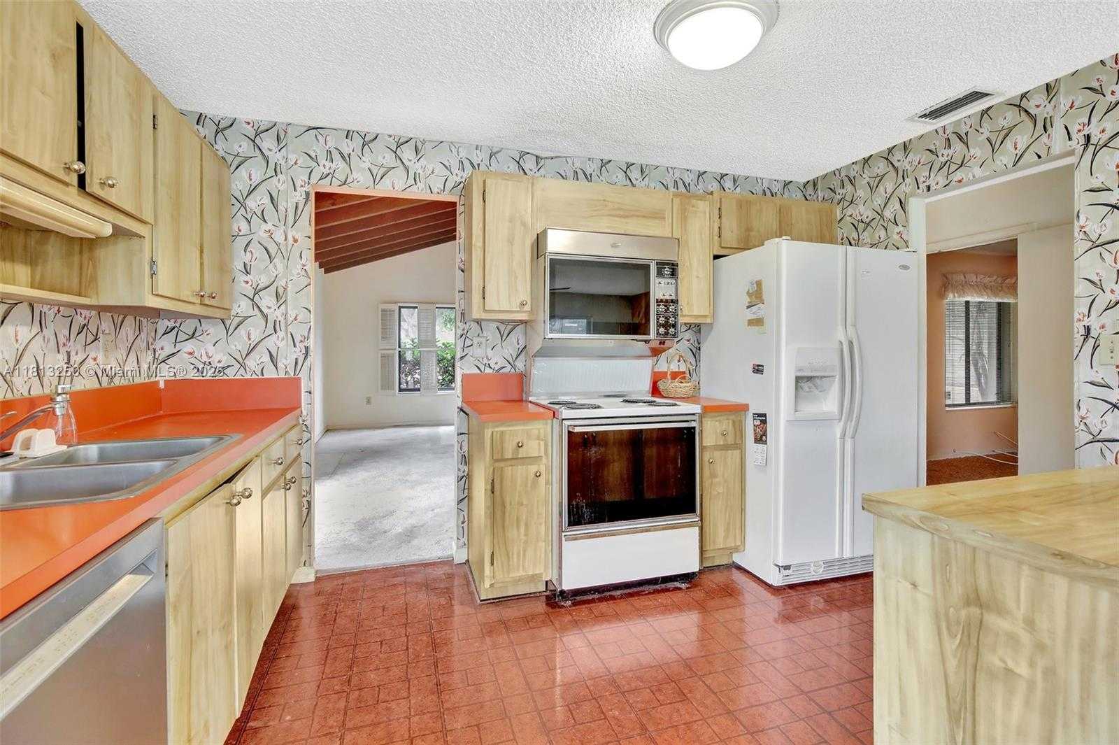 Small Image of 1360 NORTH WEST 94TH AVE, Plantation Number 11