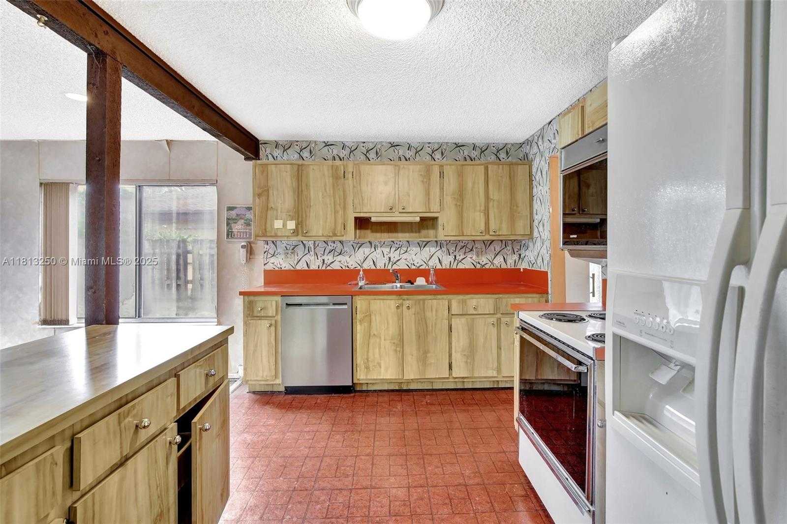 Small Image of 1360 NORTH WEST 94TH AVE, Plantation Number 12