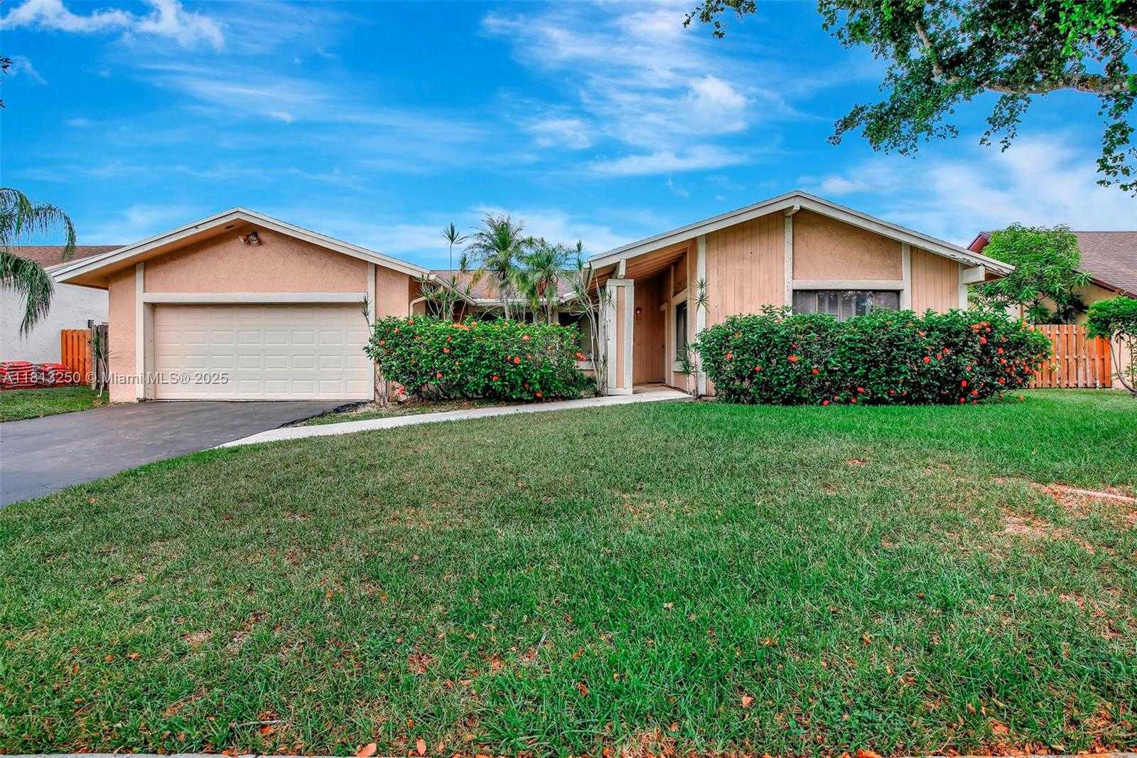 Small Image of 1360 NORTH WEST 94TH AVE, Plantation Number 3