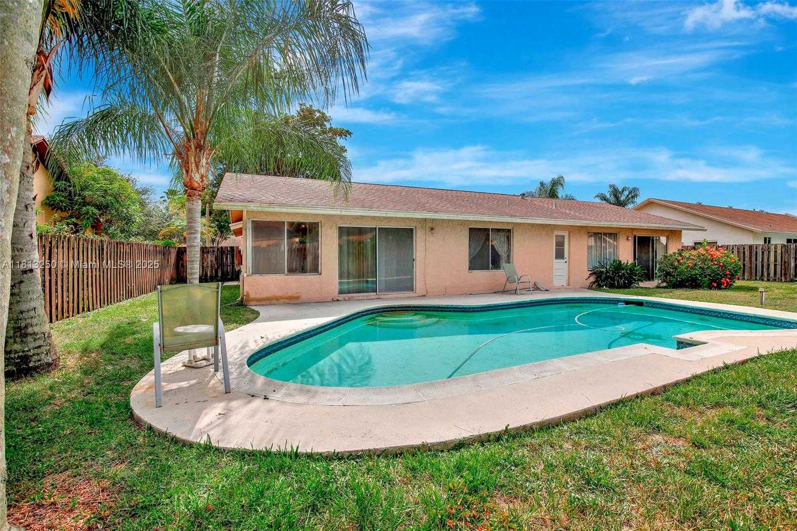 Small Image of 1360 NORTH WEST 94TH AVE, Plantation Number 4