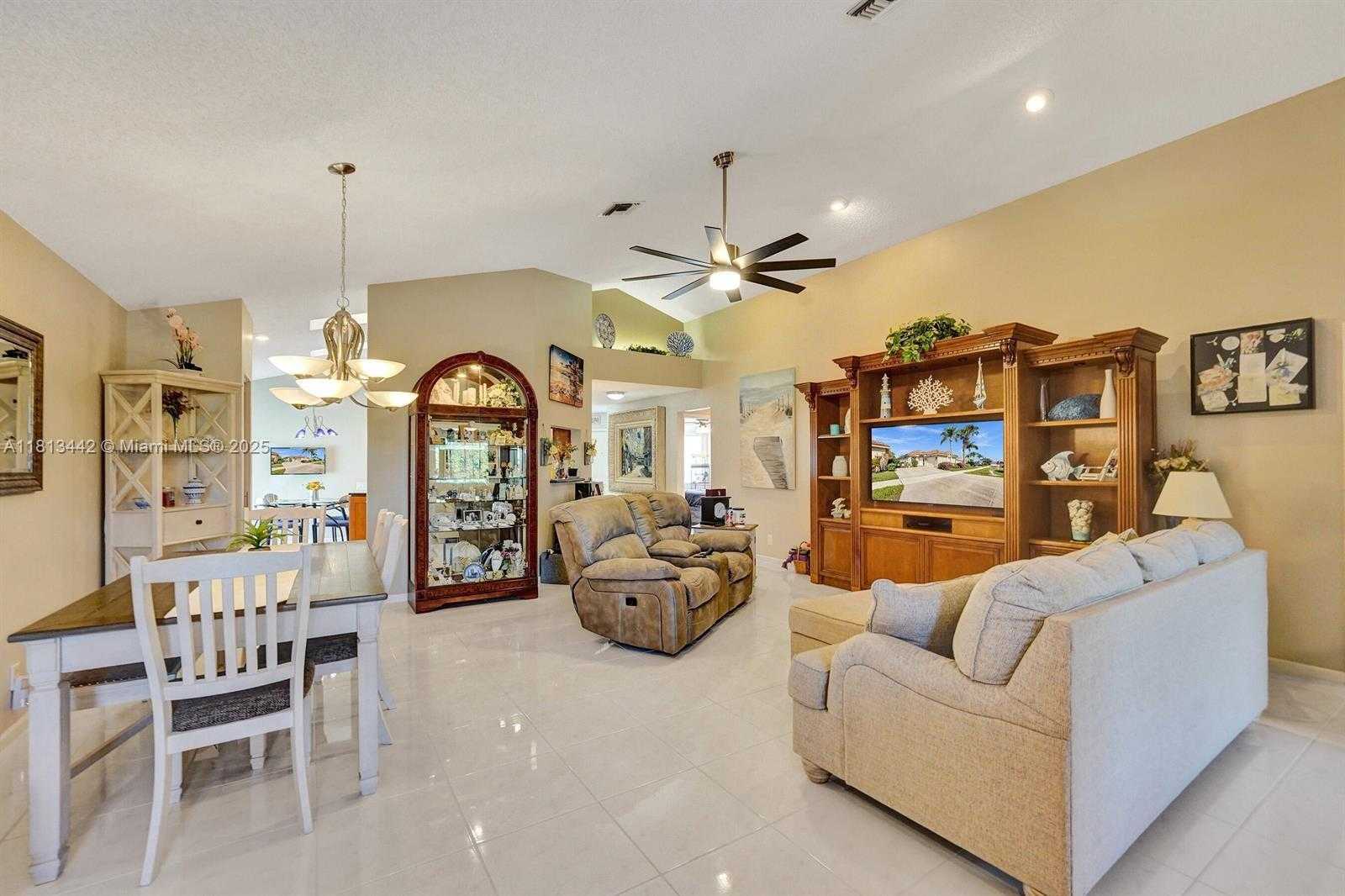 Small Image of 6081 BLUEGRASS DR, Boynton Beach Number 18