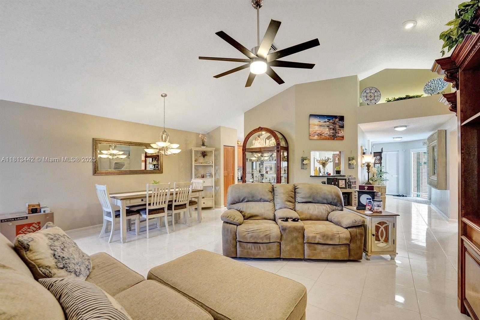 Small Image of 6081 BLUEGRASS DR, Boynton Beach Number 19