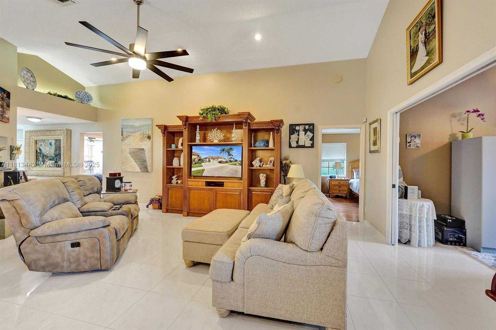 Small Image of 6081 BLUEGRASS DR, Boynton Beach Number 25