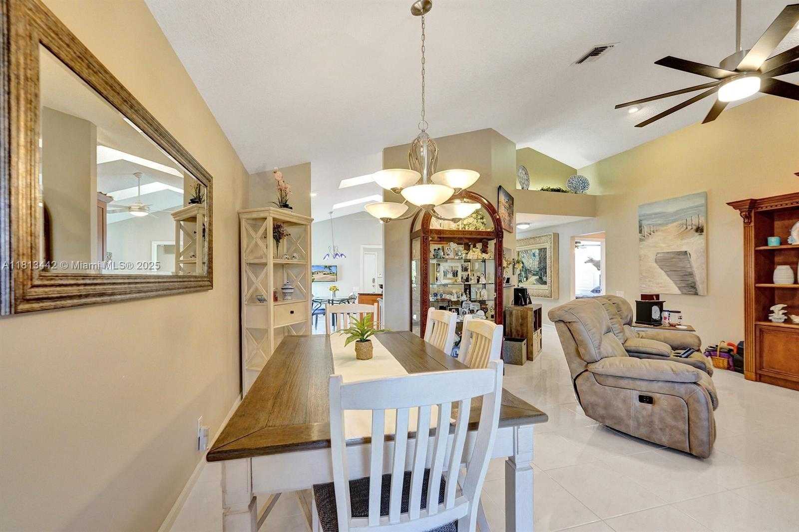 Small Image of 6081 BLUEGRASS DR, Boynton Beach Number 27