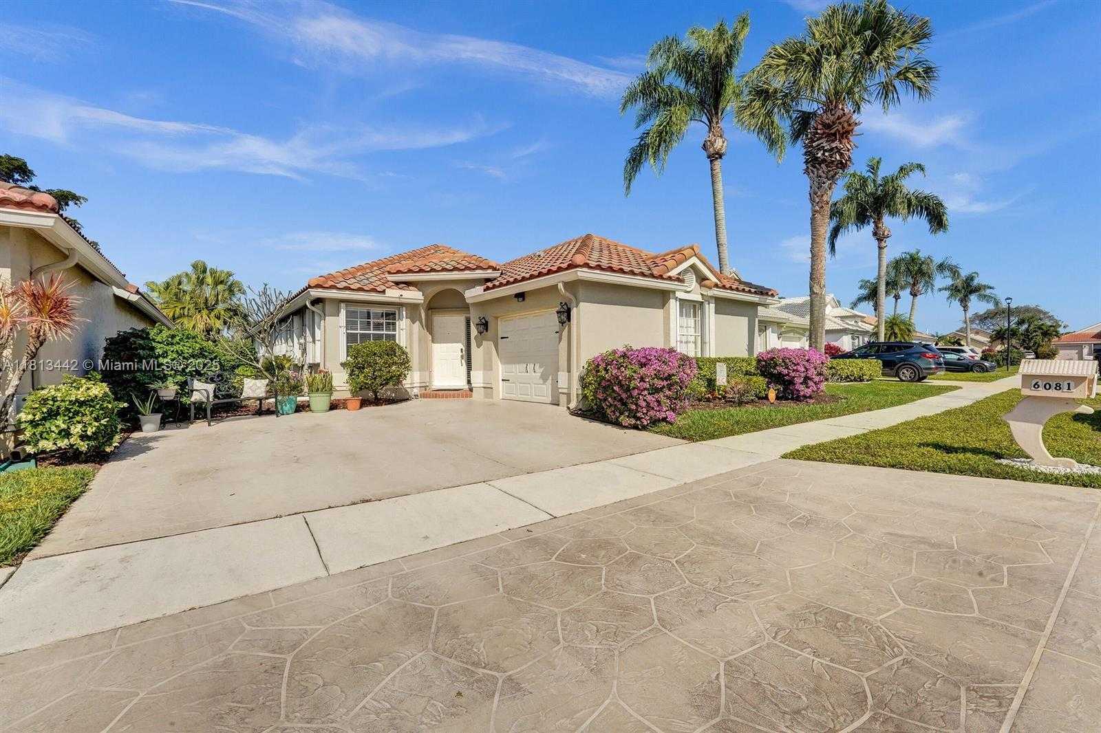 Small Image of 6081 BLUEGRASS DR, Boynton Beach Number 3