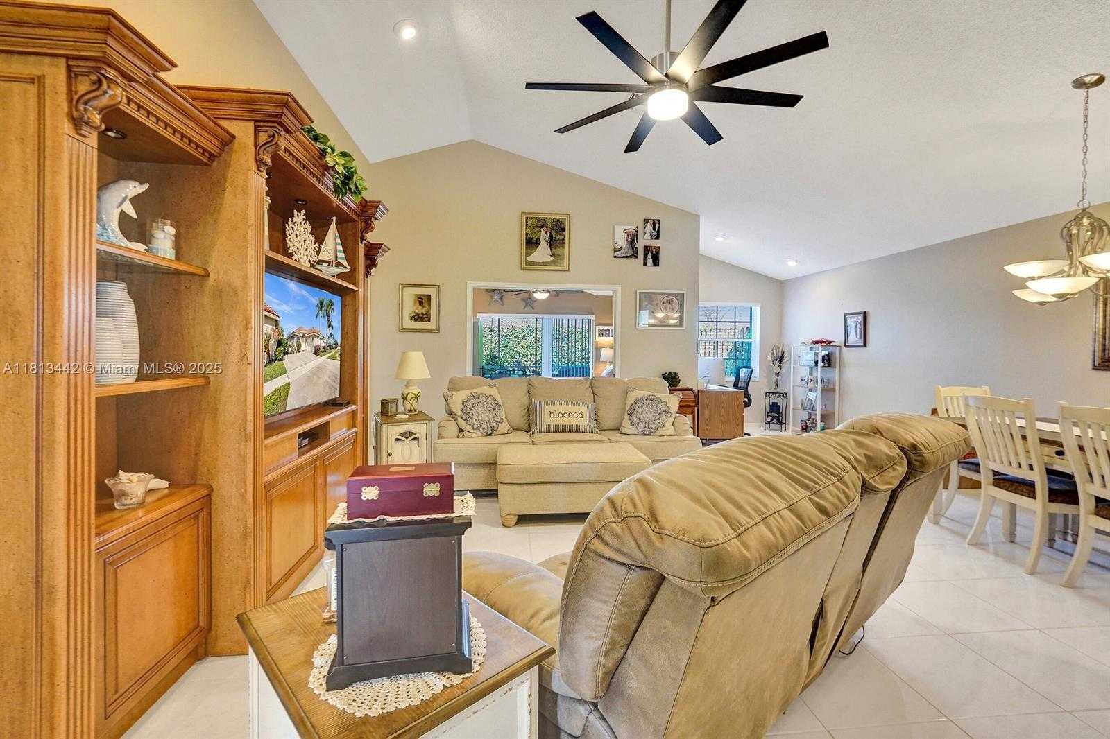 Small Image of 6081 BLUEGRASS DR, Boynton Beach Number 30