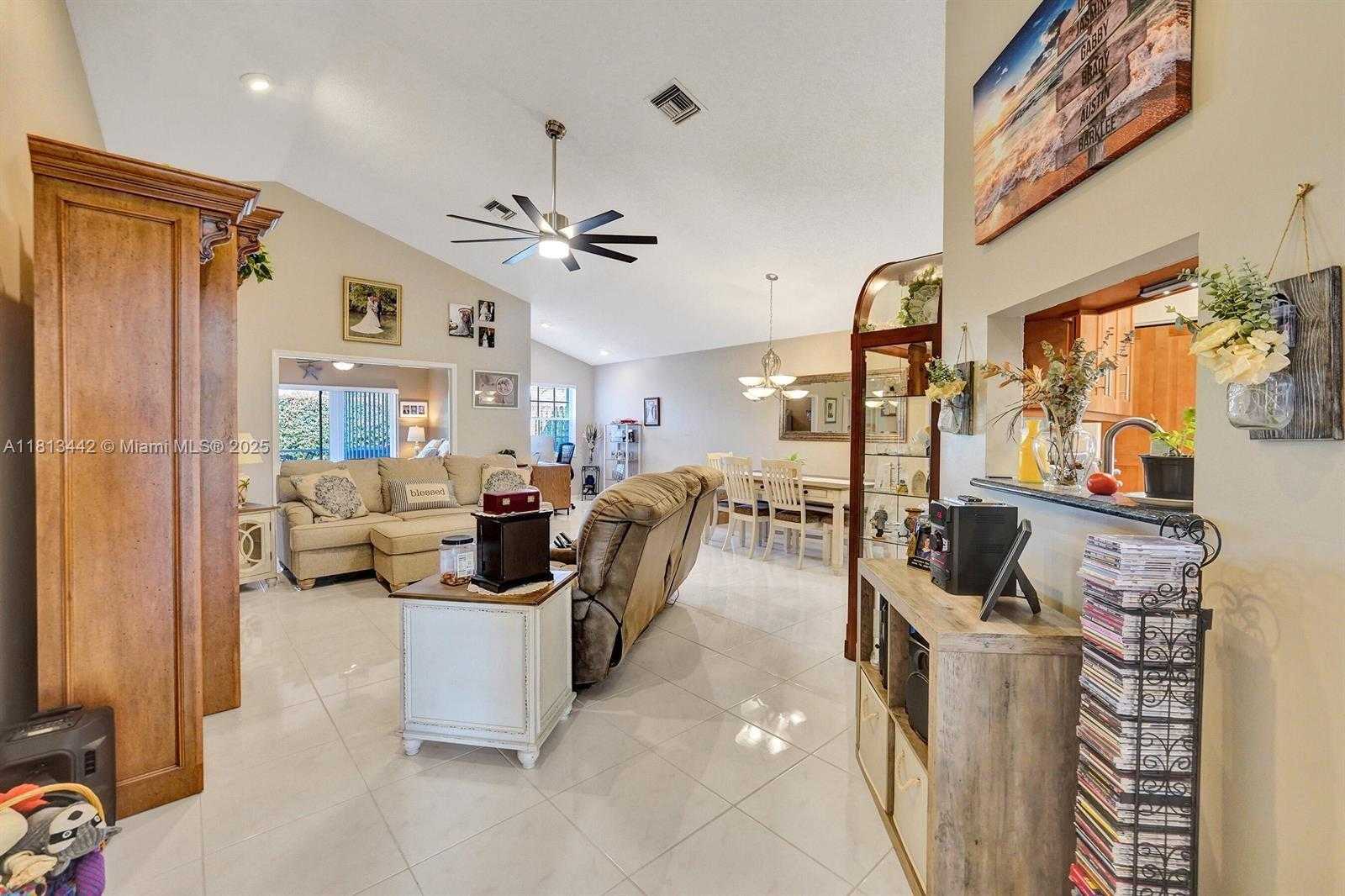 Small Image of 6081 BLUEGRASS DR, Boynton Beach Number 31